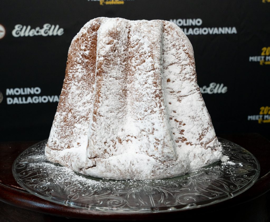 il pandoro di Iginio Massari per meet Massari 2022