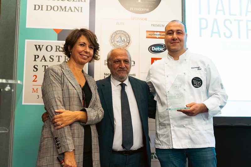 Italian Pastry Awards 2022: Vincenzo Tiri riceve il premio Pasticceria dell’Anno