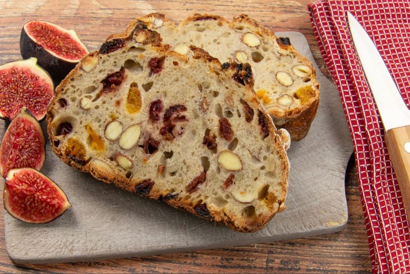 Pane con frutta secca con Century