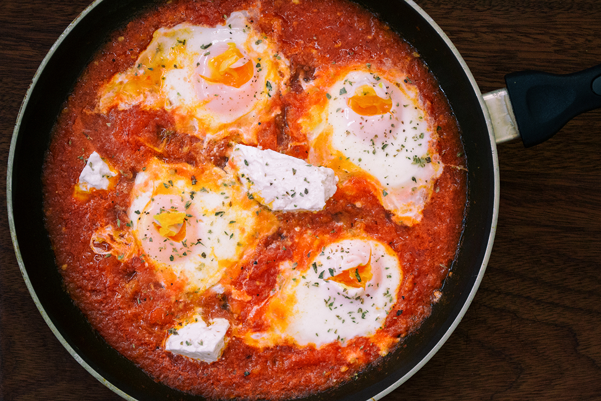 La ricetta delle uova in purgatorio e le interpretazioni degli chef