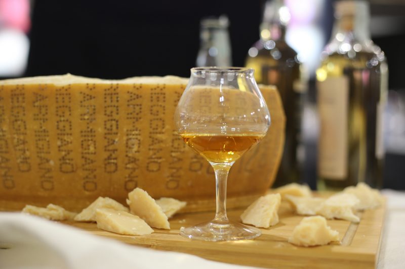 Whisky scozzese e Parmigiano Reggiano: un pairing inedito a Vinitaly