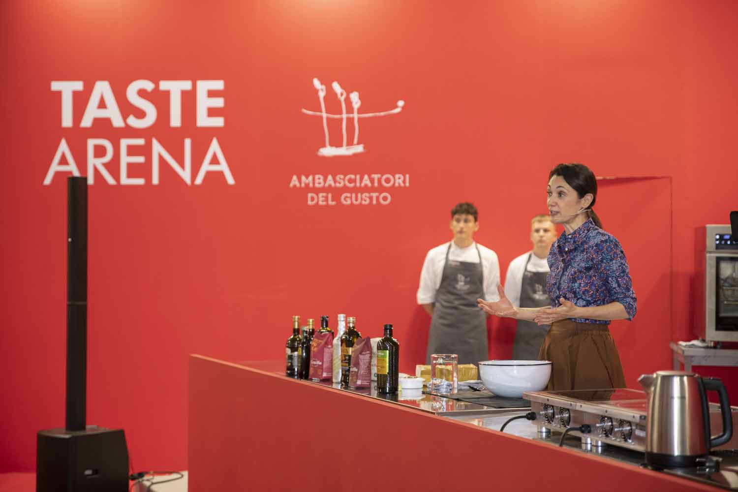 Csaba dalla Zorza a Tuttofood durante lo showcooking organizzato da Assitol.