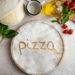 Pizza: universale e anti-crisi, anche in panificio